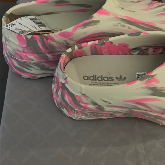 Adidas Multicolor Clogs - Picture 7 of 7